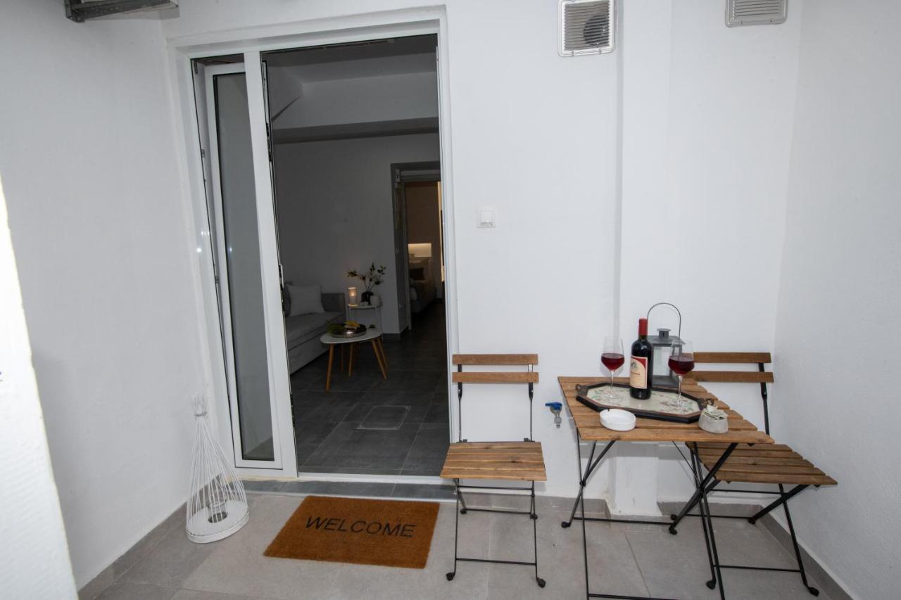 Sofia'S Apartment Kamari  Exterior photo
